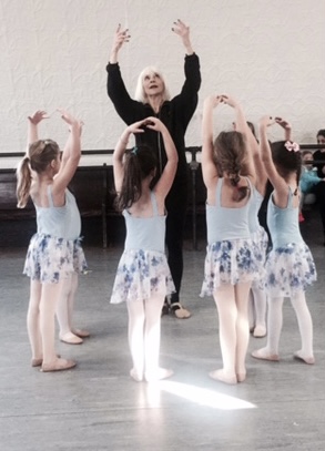 register for ballet, tap, pointe and jazz classes in a Port Washington studio